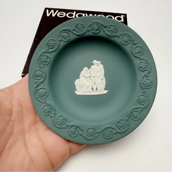 Vintage Wedgwood England Teal Spruce Green Jasperware Patrician Trinket Dish - Picture 2 of 7